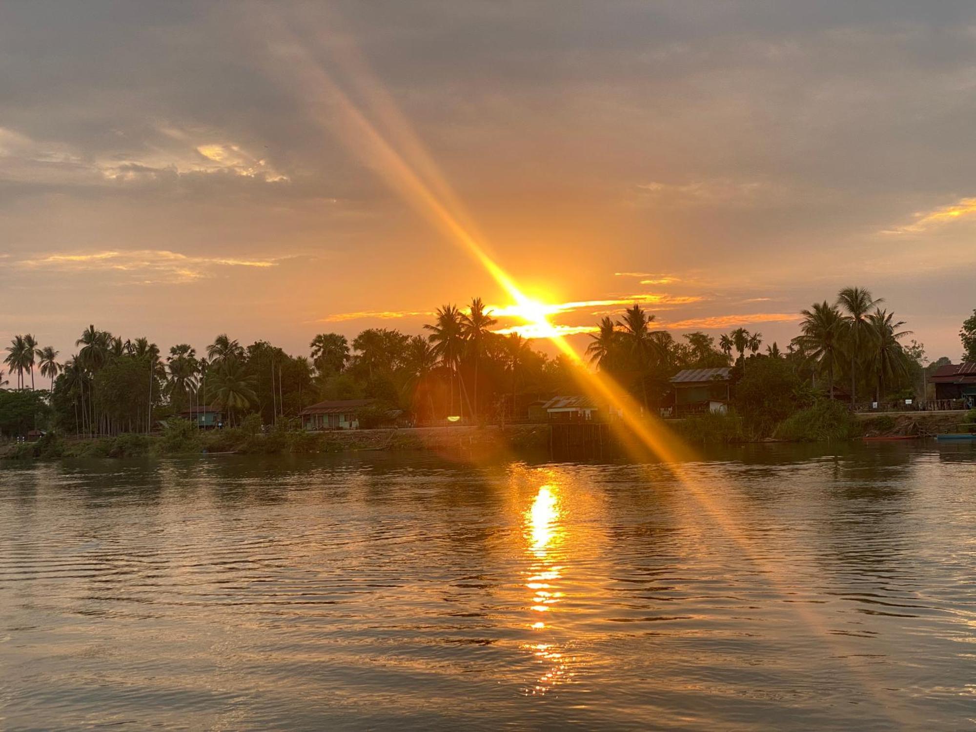 Souksanh River Bungalow Muang Khong Экстерьер фото